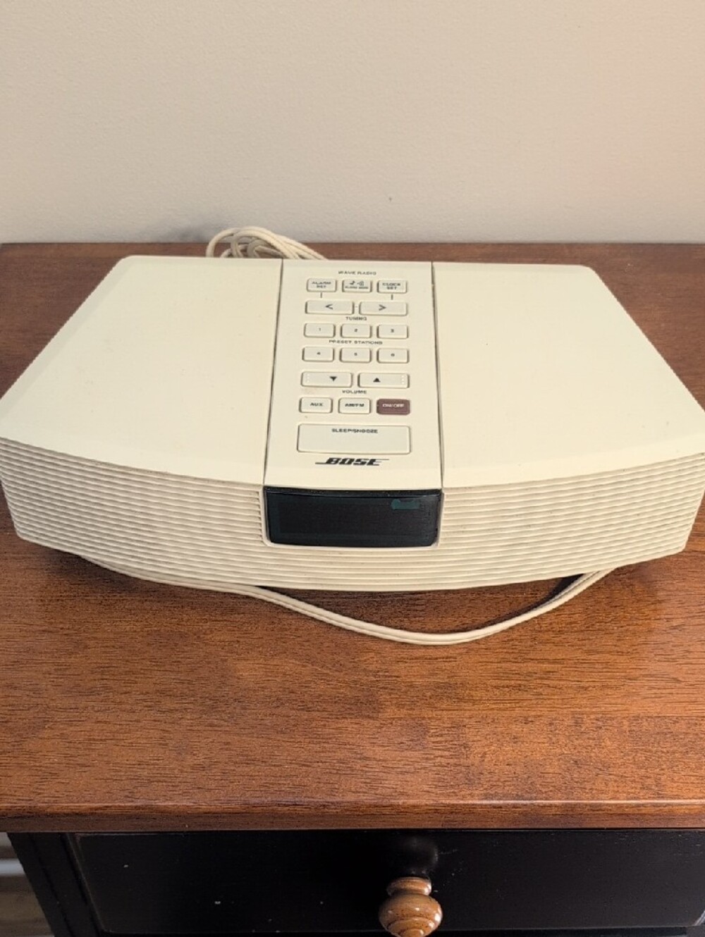 Bose Tabletop Radio Stereo System - Picture 2 of 5